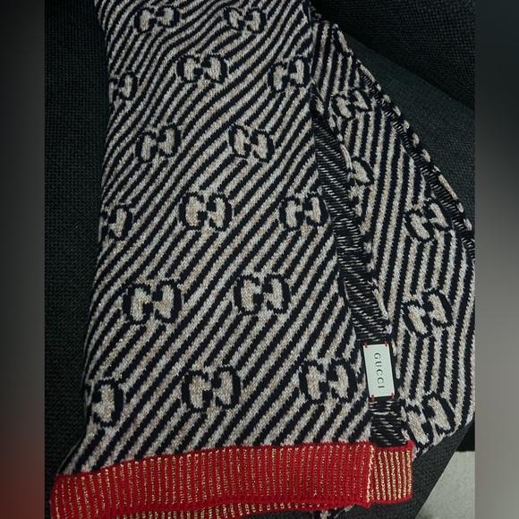 GUCCI Wool Scarf - Picture 3 of 7